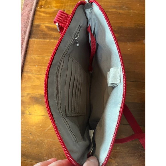 Baggallini Pocket Crossbody - Picture 5 of 8